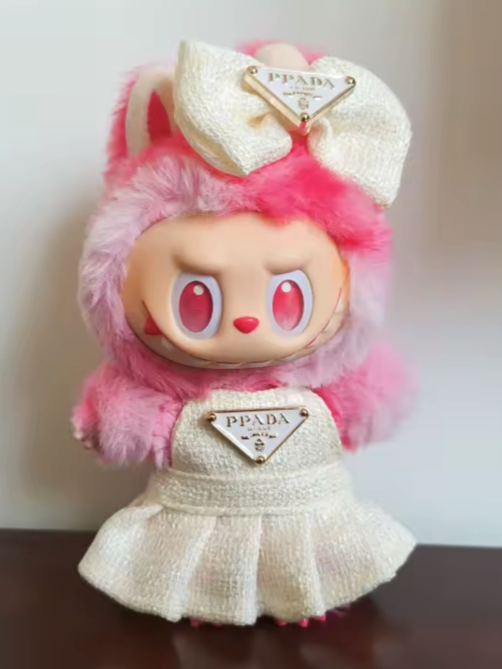 Labubu Dress & Bow Clothes - Tweed Cream & Gold - Brand New